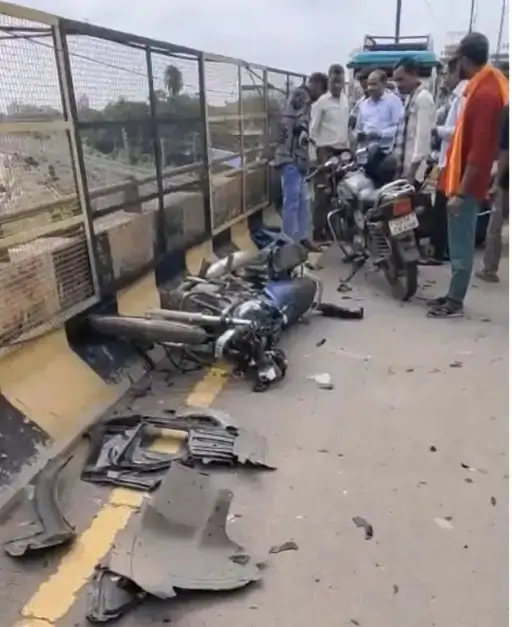 आमानाका फ्लाईओवर पर कार ने लोगों को लिया चपेट में, कई घायल