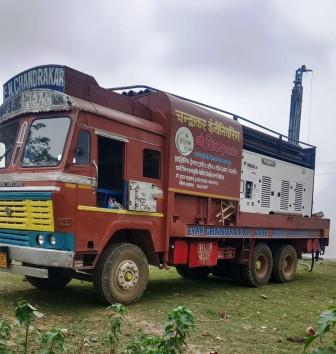 बिना अनुमति बोर खनन कर रही बोर मशीन जप्त
