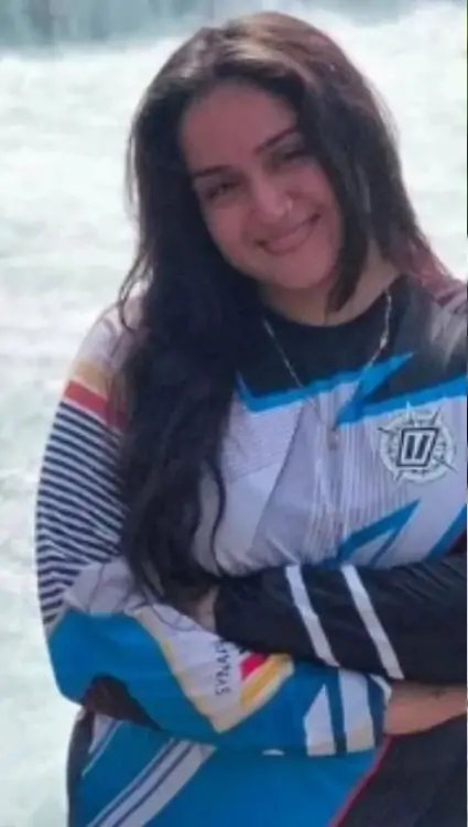 मुंबई से बस्तर जा रही महिला बाइक राइडर की बाइक मरकाटोला के पास ट्रेलर से टकरा, मौत