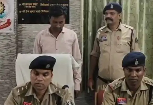 नाबालिग छात्रा को अश्लील फोटो-वीडियो भेजने वाला आरोपी अतिथि शिक्षक गिरफ्तार