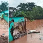 किरंदुल में लगातार हो रही तेज बारिश से नाले का पानी घरों में घुसा